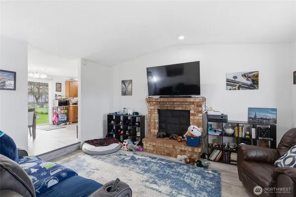 $619,000 | 11209-11211 89th Ave Court East, Puyallup, WA 98373