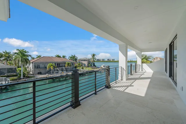$6,950,000 | 810 Elm Court, Marco Island, FL 34145