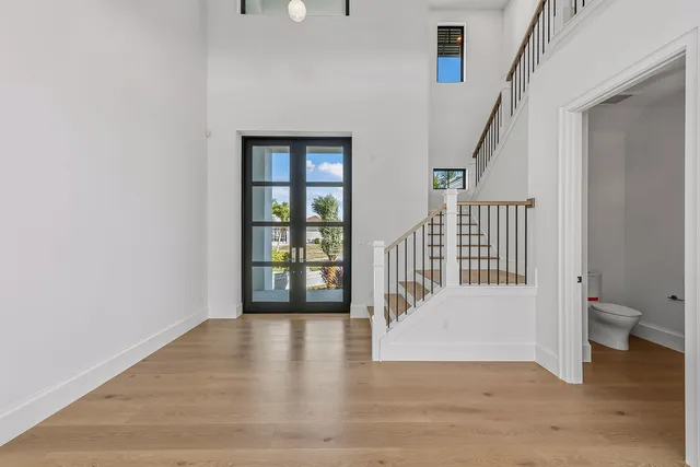 $6,950,000 | 810 Elm Court, Marco Island, FL 34145