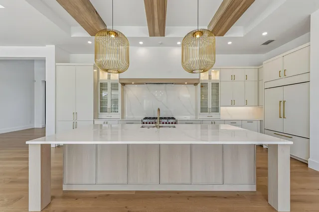 $6,950,000 | 810 Elm Court, Marco Island, FL 34145