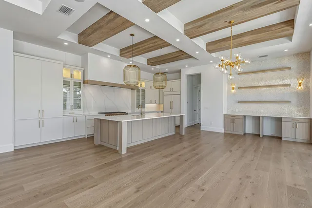 $6,950,000 | 810 Elm Court, Marco Island, FL 34145