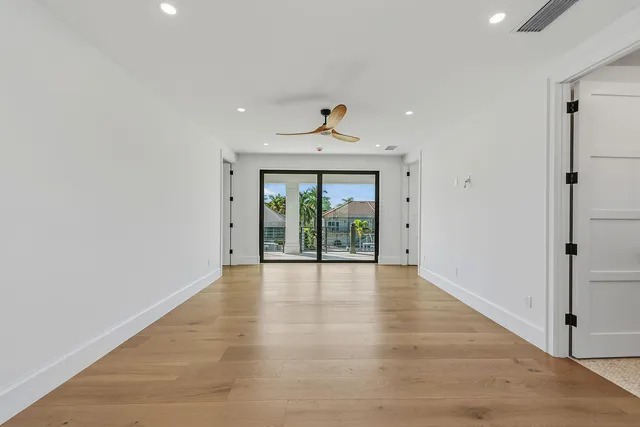 $6,950,000 | 810 Elm Court, Marco Island, FL 34145