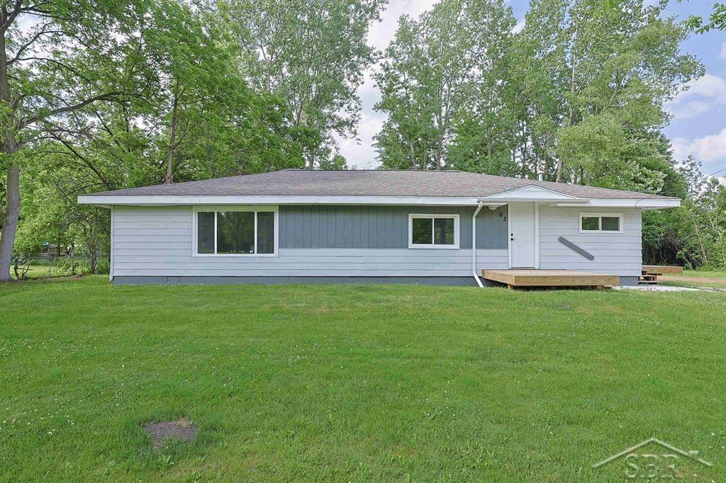 62 5 Mile Road Midland, MI 48640 - Photo 2 of 33