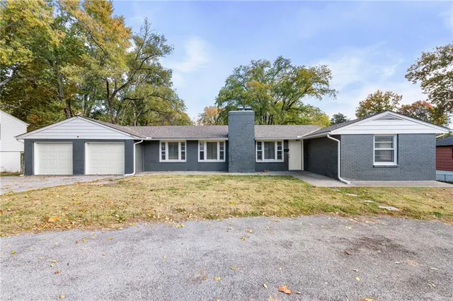 $295,000 | 3401 South Denton Road, Independence, MO 64052