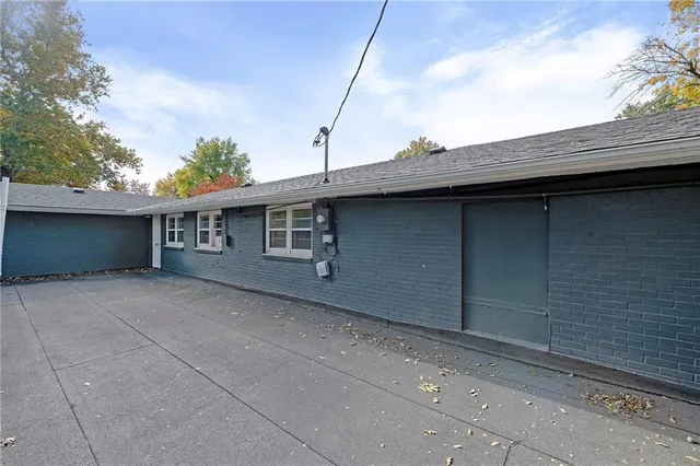 $295,000 | 3401 South Denton Road, Independence, MO 64052