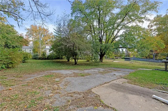 $295,000 | 3401 South Denton Road, Independence, MO 64052