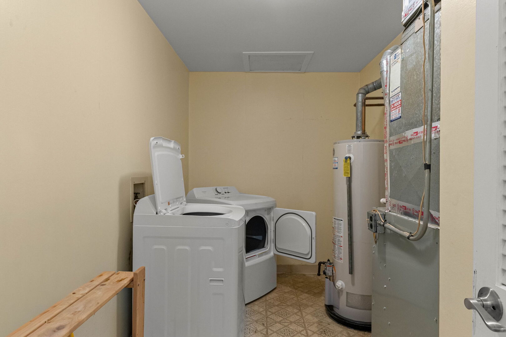 9122 South Pulaski Road, Unit 2E Oak Lawn, IL 60453 - Photo 15 of 16 a utility room with dryer and washer