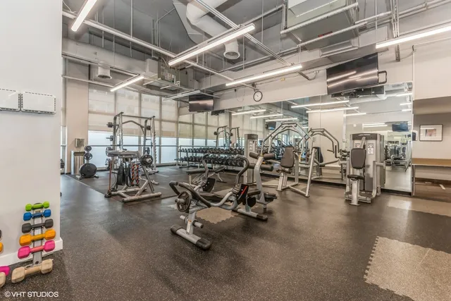 $1,775 | 655 West Irving Park Road, Unit 1911, Chicago, IL 60613