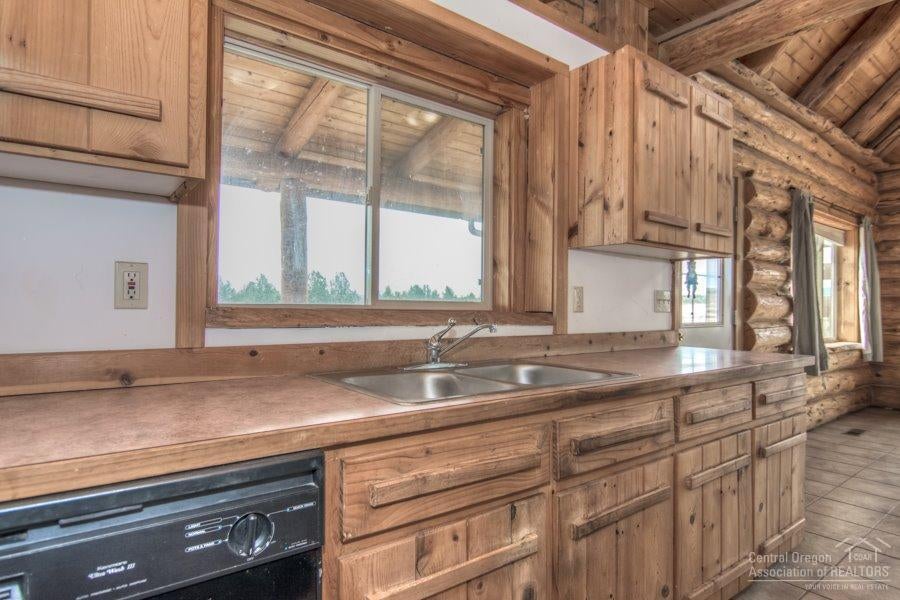 22773 Rickard Road Bend, OR 97702 - Photo 9 of 25 Gallery Image 9