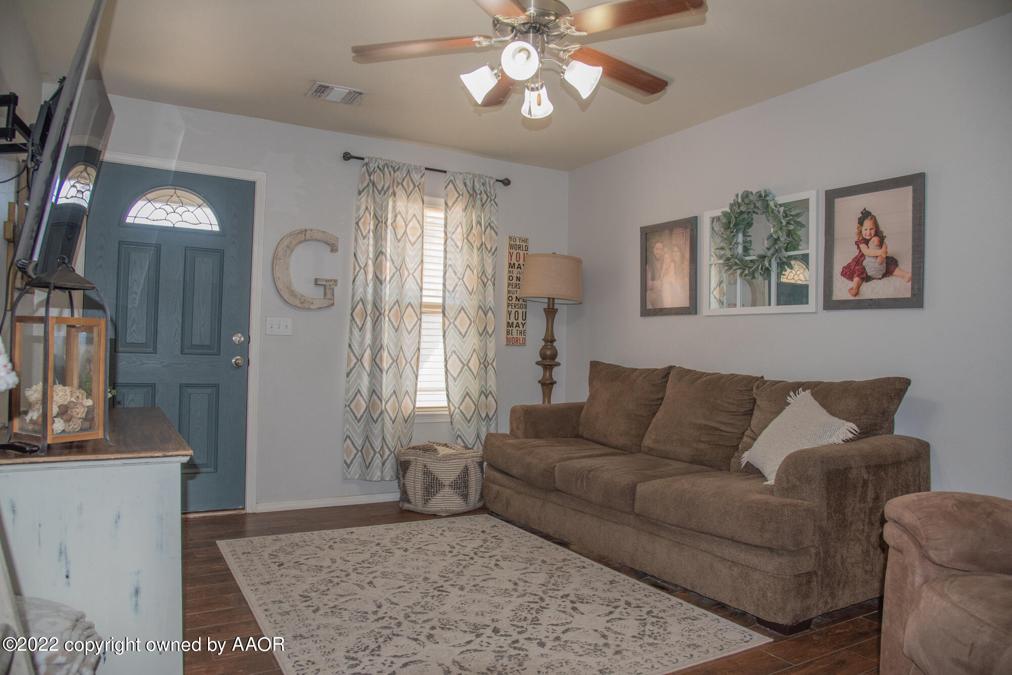 2800 Ries Lane Amarillo, TX 79118 - Photo 2 of 13 Living Room