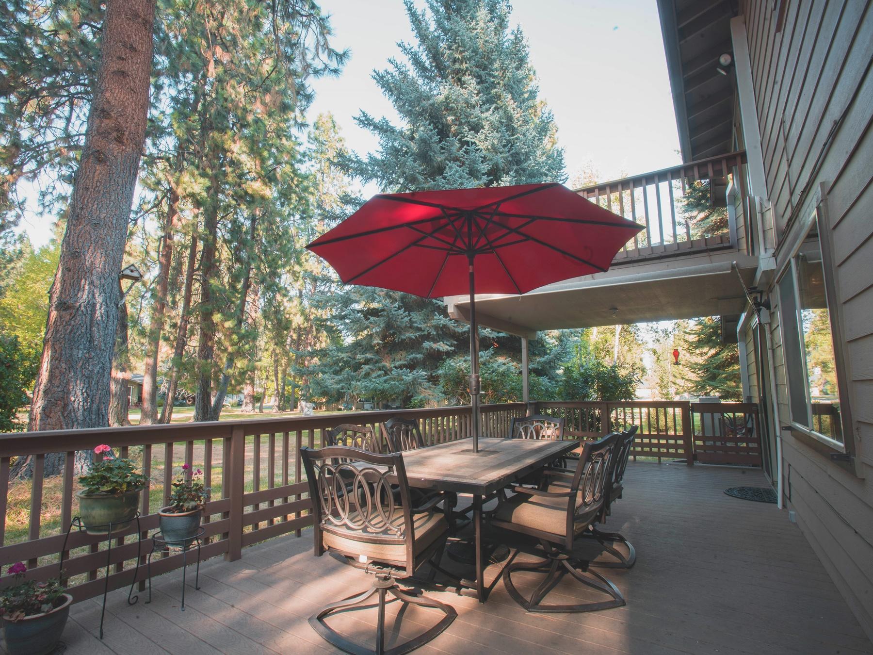 20380 Strawline Road Bend, OR 97702 - Photo 5 of 30 05