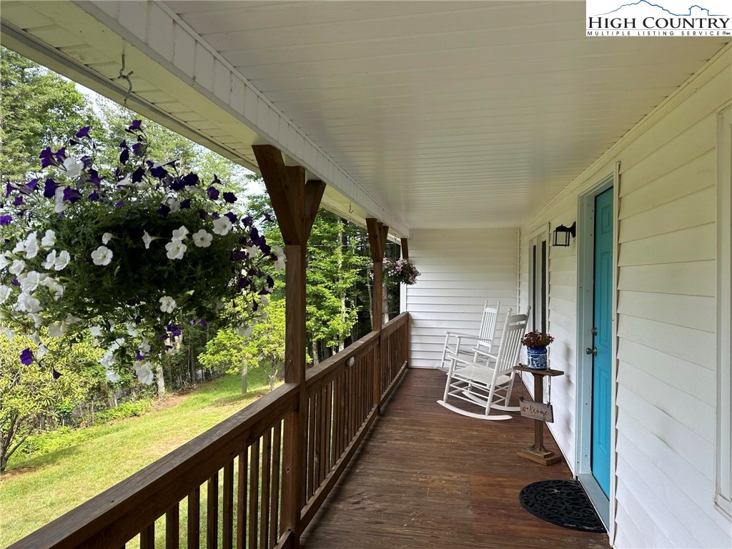 4996 Mountain View Road Glade Valley, NC 28627 - Photo 3 of 22 Gallery Image 3