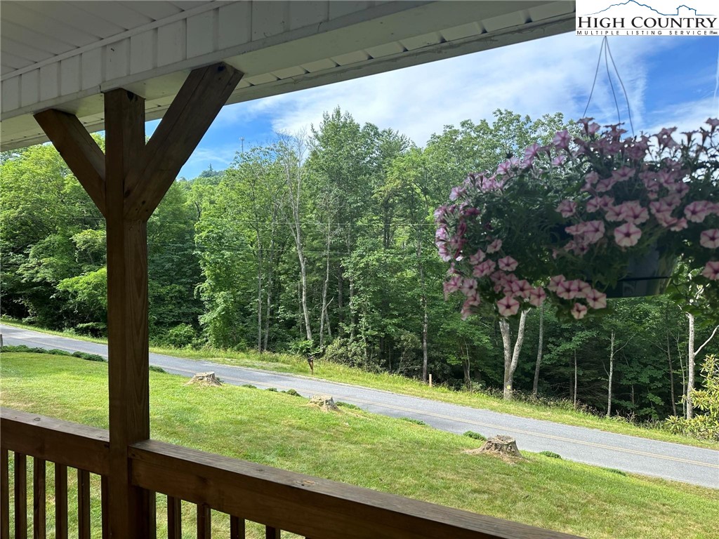 4996 Mountain View Road Glade Valley, NC 28627 - Photo 6 of 22 Gallery Image 6