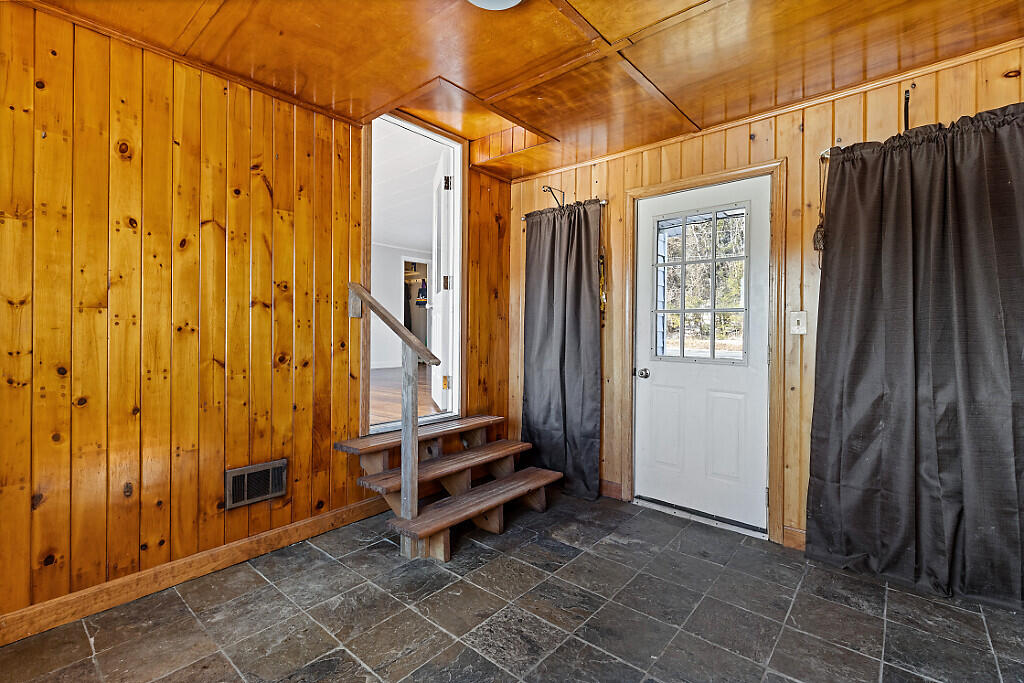 1072 Waterville Road Skowhegan, ME 04976 - Photo 25 of 53 22_BP5A0156_DxO_mls