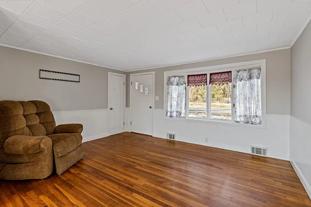 $399,900 | 1072 Waterville Road, Skowhegan, ME 04976