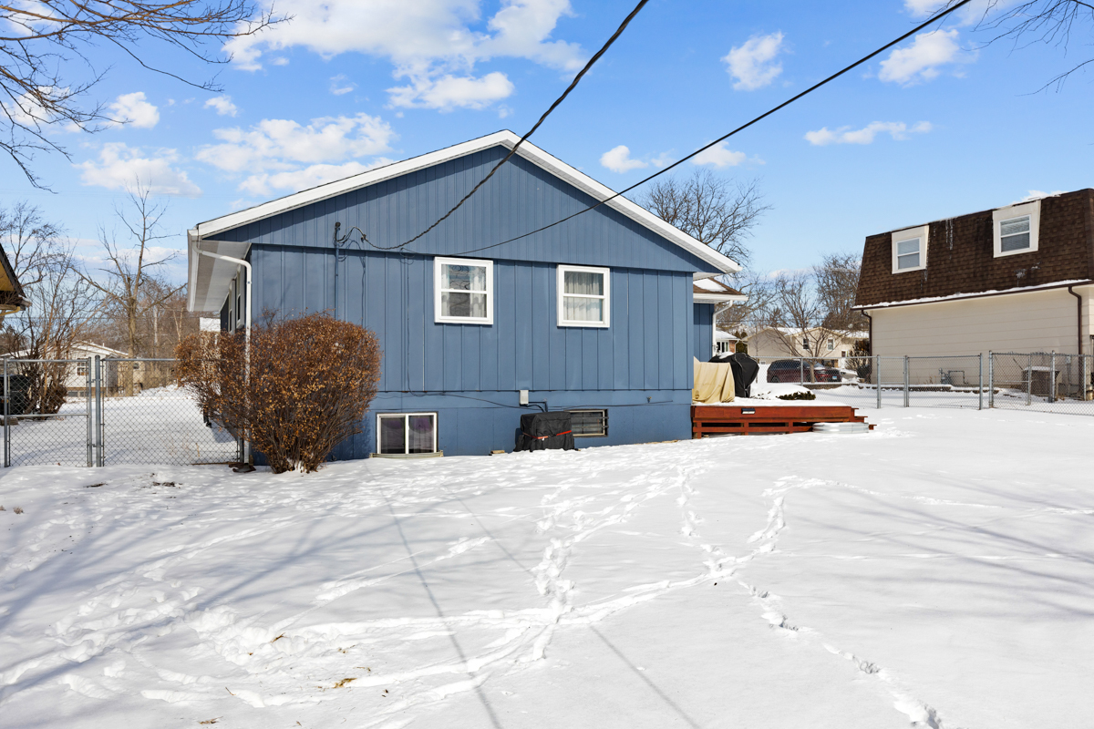 2211 Sand Lake Road Lindenhurst, IL 60046 - Photo 20 of 28