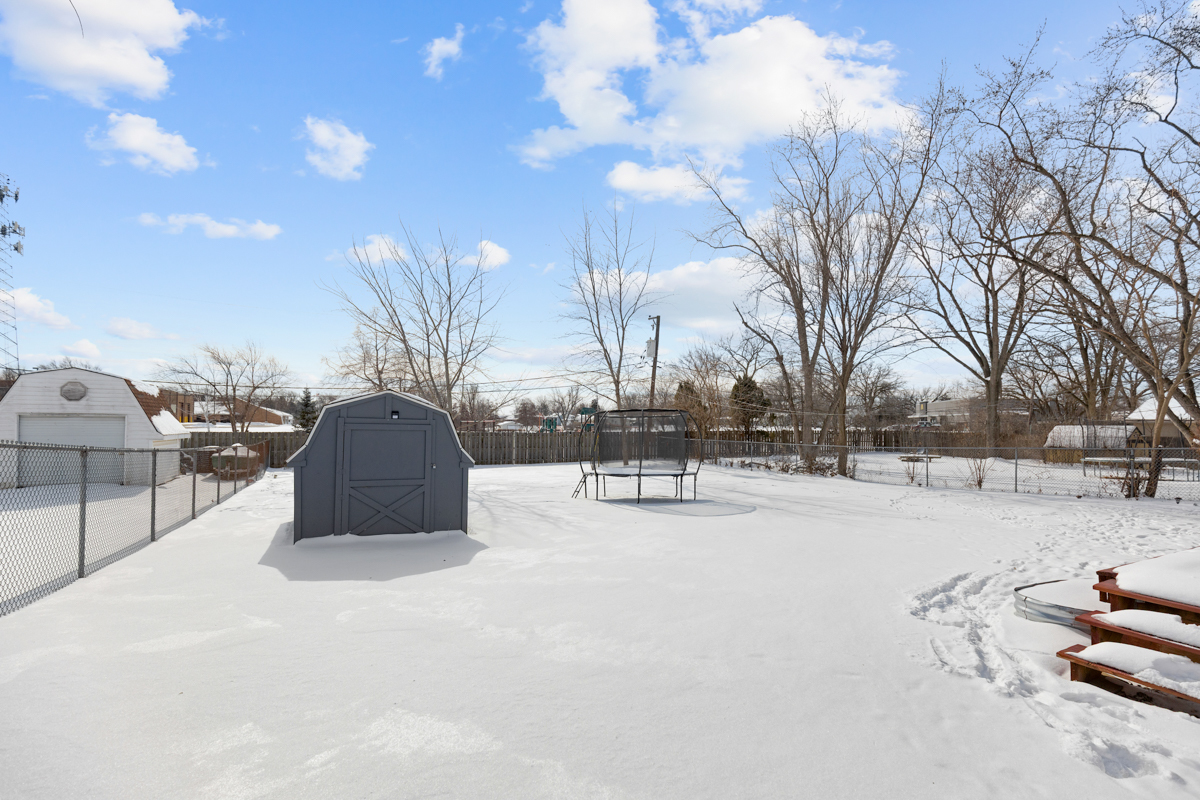 2211 Sand Lake Road Lindenhurst, IL 60046 - Photo 23 of 28