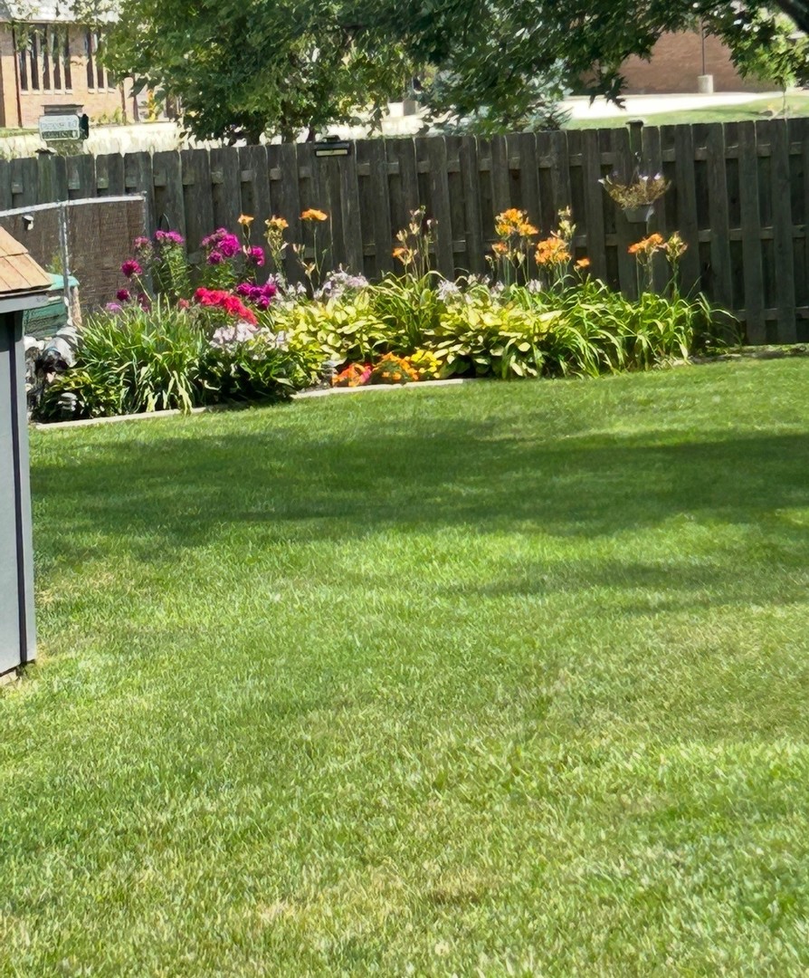 2211 Sand Lake Road Lindenhurst, IL 60046 - Photo 28 of 28