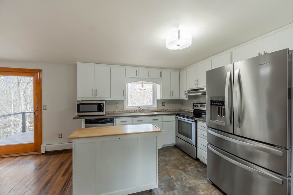 47 Lakeshore Road Boxford, MA 01921 - Photo 8 of 28