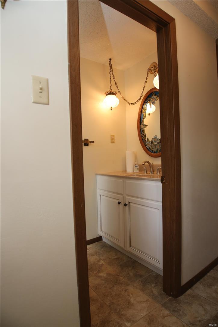 5504 Butler Hill Road St. Louis, MO 63128 - Photo 11 of 26 Gallery Image 11