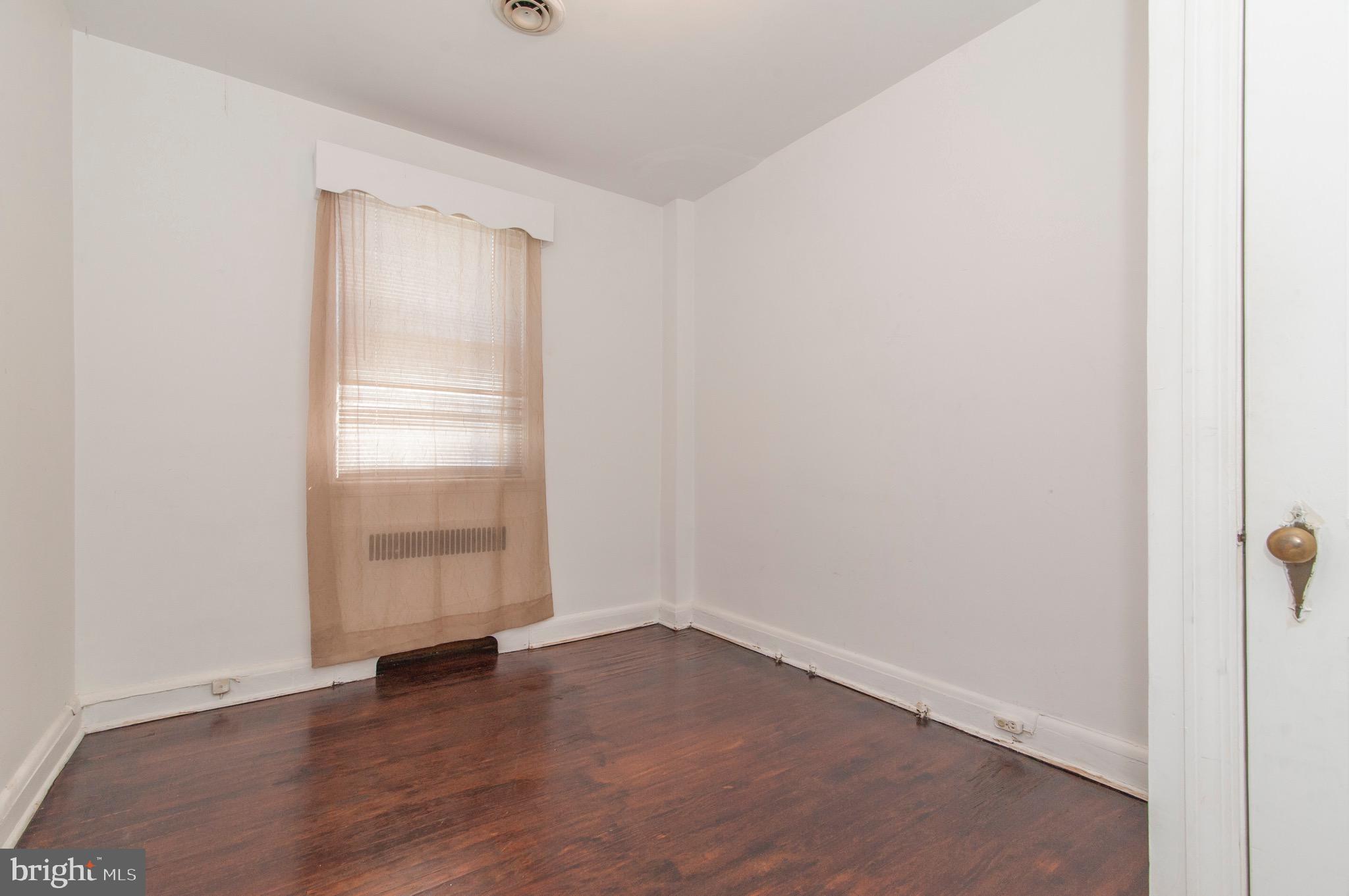 1655 Ralworth Road Baltimore, MD 21218 - Photo 16 of 24 Comfortable 3rd Bedroom