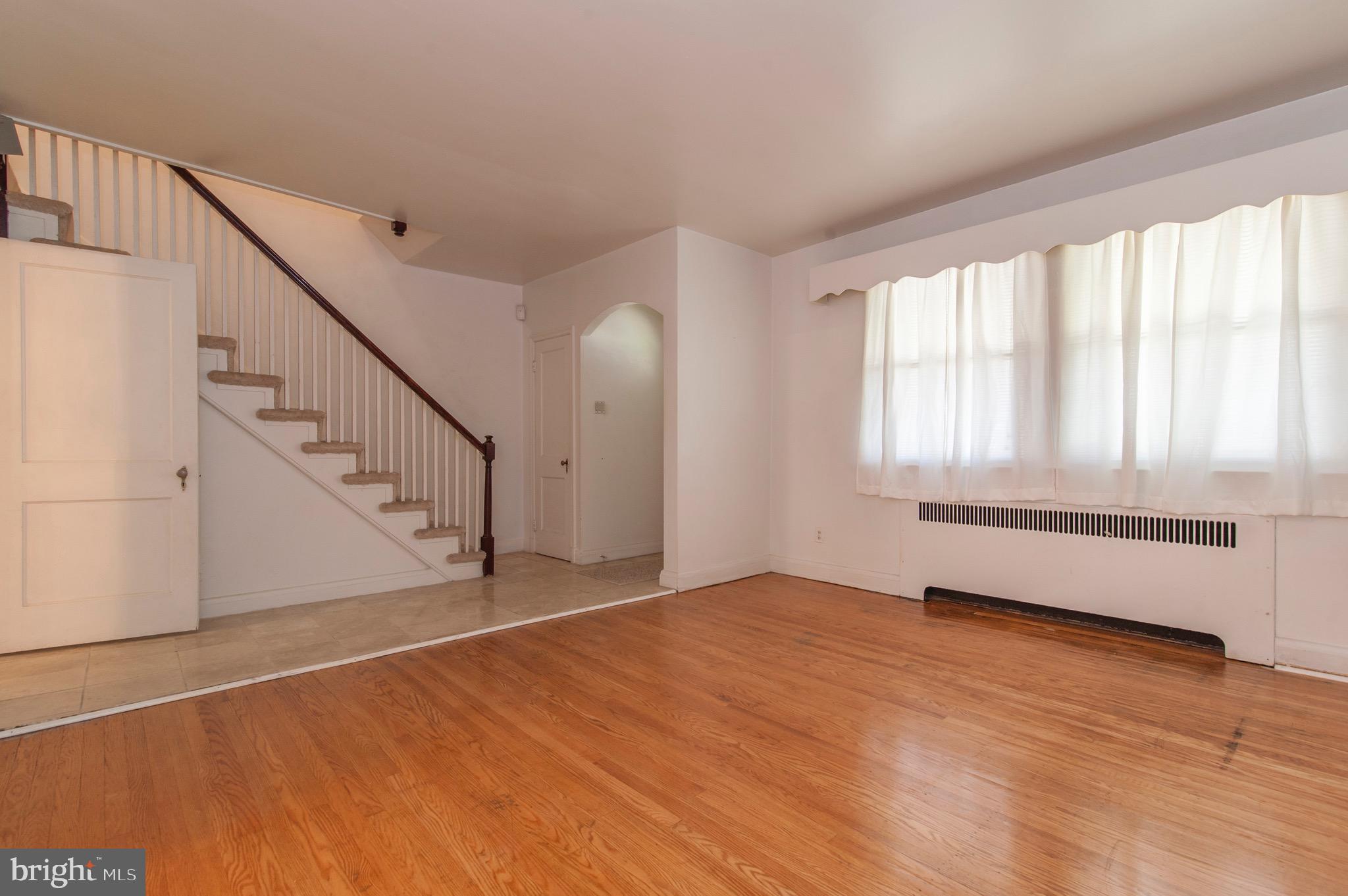 1655 Ralworth Road Baltimore, MD 21218 - Photo 3 of 24 21ft Wide Living Room