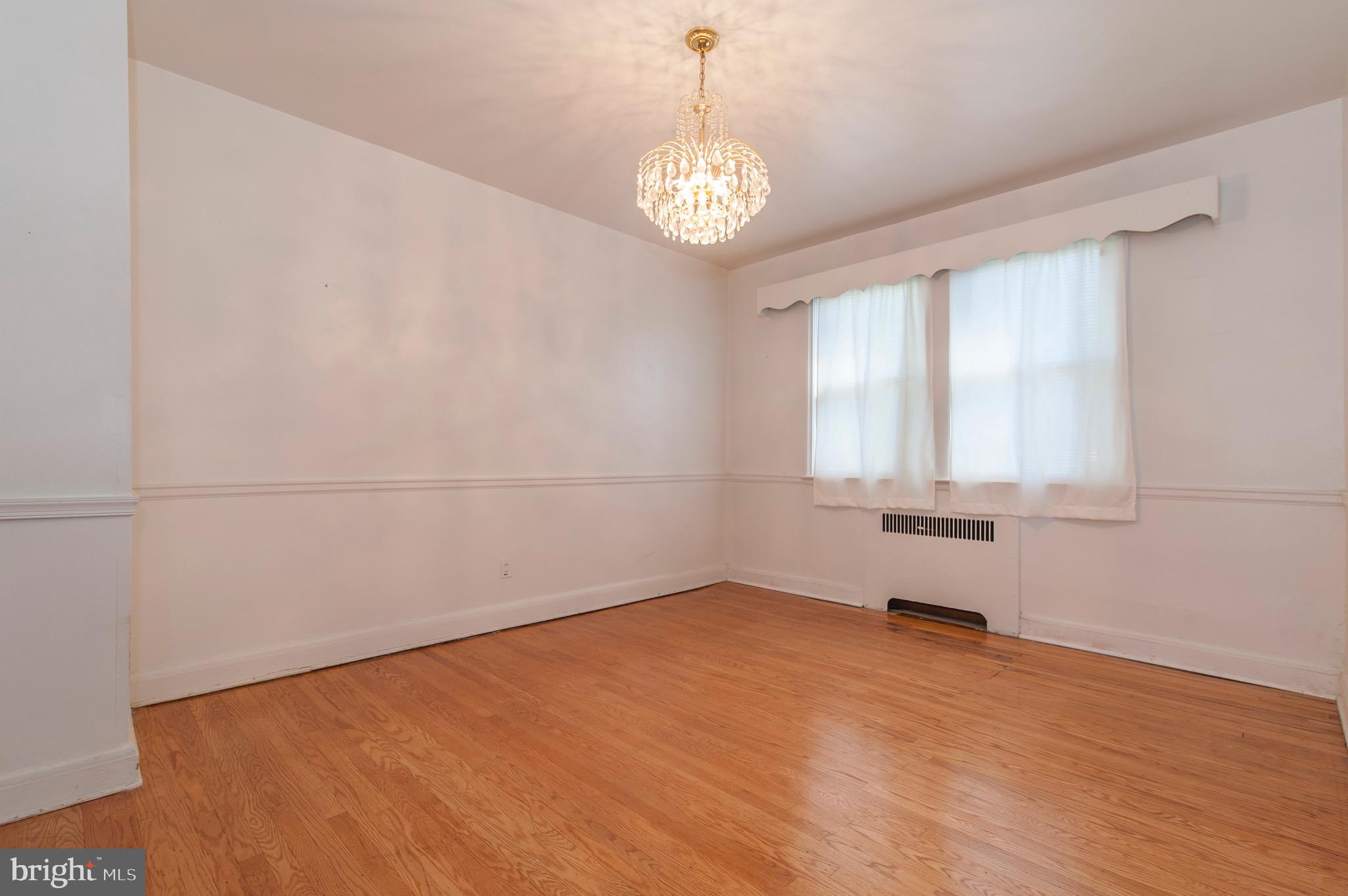 1655 Ralworth Road Baltimore, MD 21218 - Photo 6 of 24 Large Dining Room