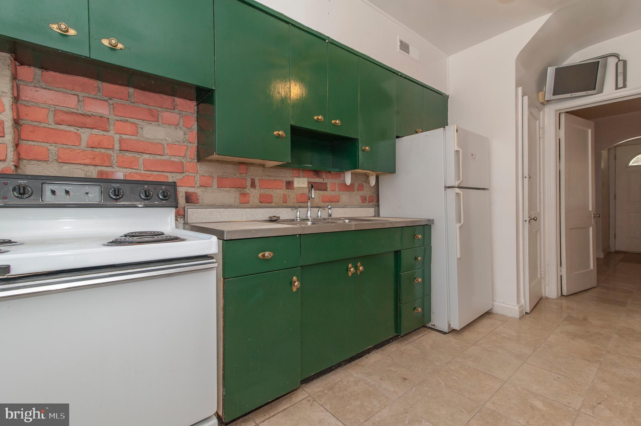 1655 Ralworth Road Baltimore, MD 21218 - Photo 10 of 24 Good Shape and Easy to Update!