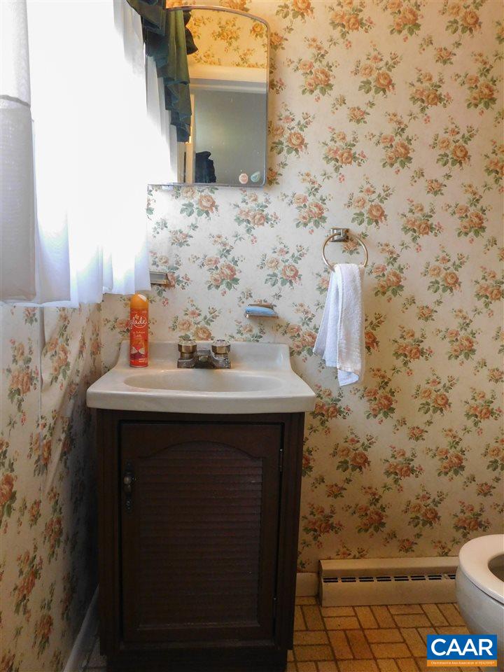 2141 Belvue Road Waynesboro, VA 22980 - Photo 12 of 22 Gallery Image 12