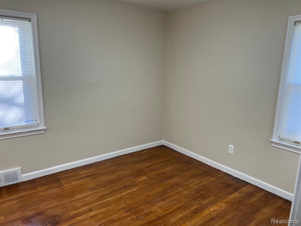 23721 David Avenue Eastpointe, MI 48021 - Photo 10 of 17
