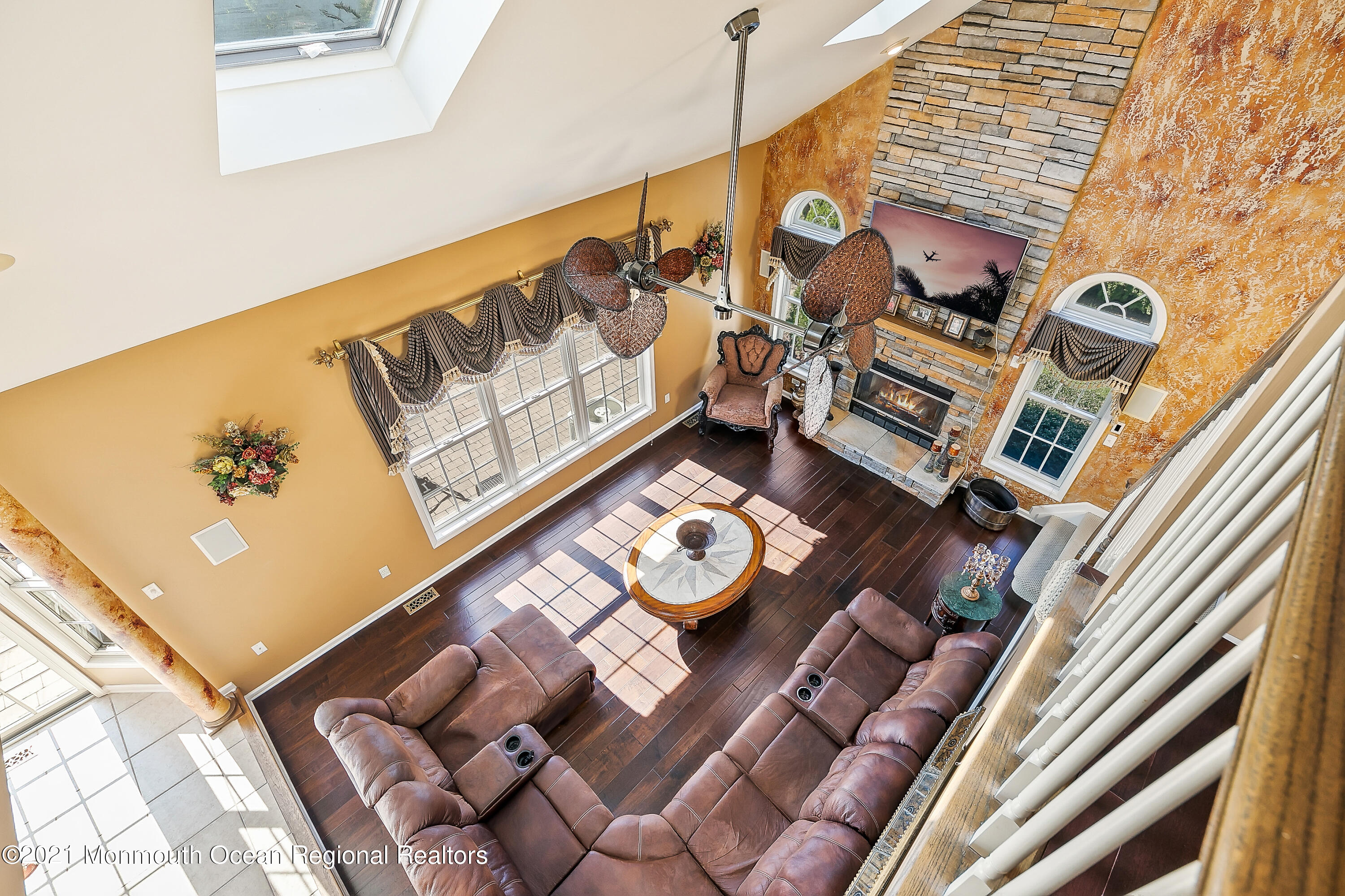 10 Lernard Road Manalapan, NJ 07726 - Photo 14 of 33 10LernardRd-Family upper view