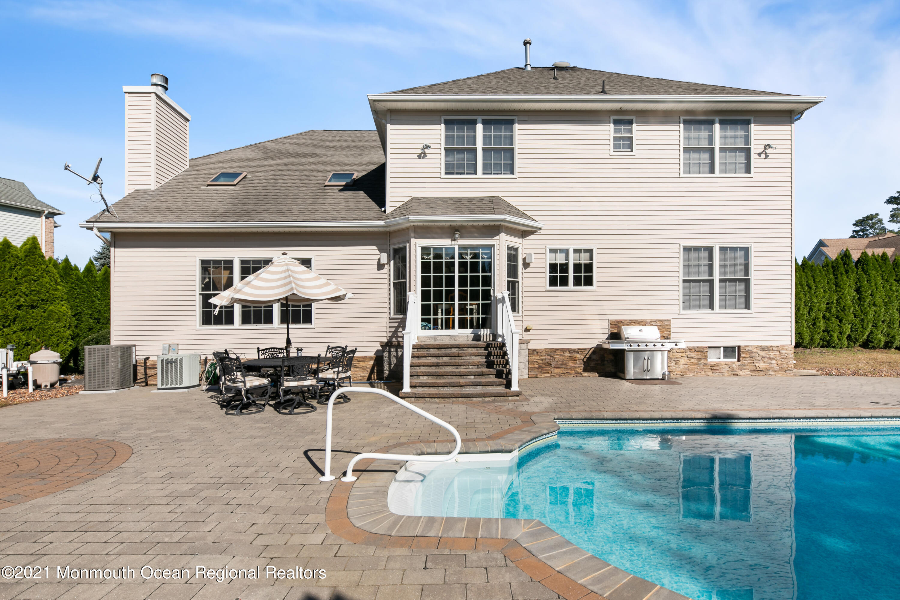 10 Lernard Road Manalapan, NJ 07726 - Photo 27 of 33 10LernardRd-back