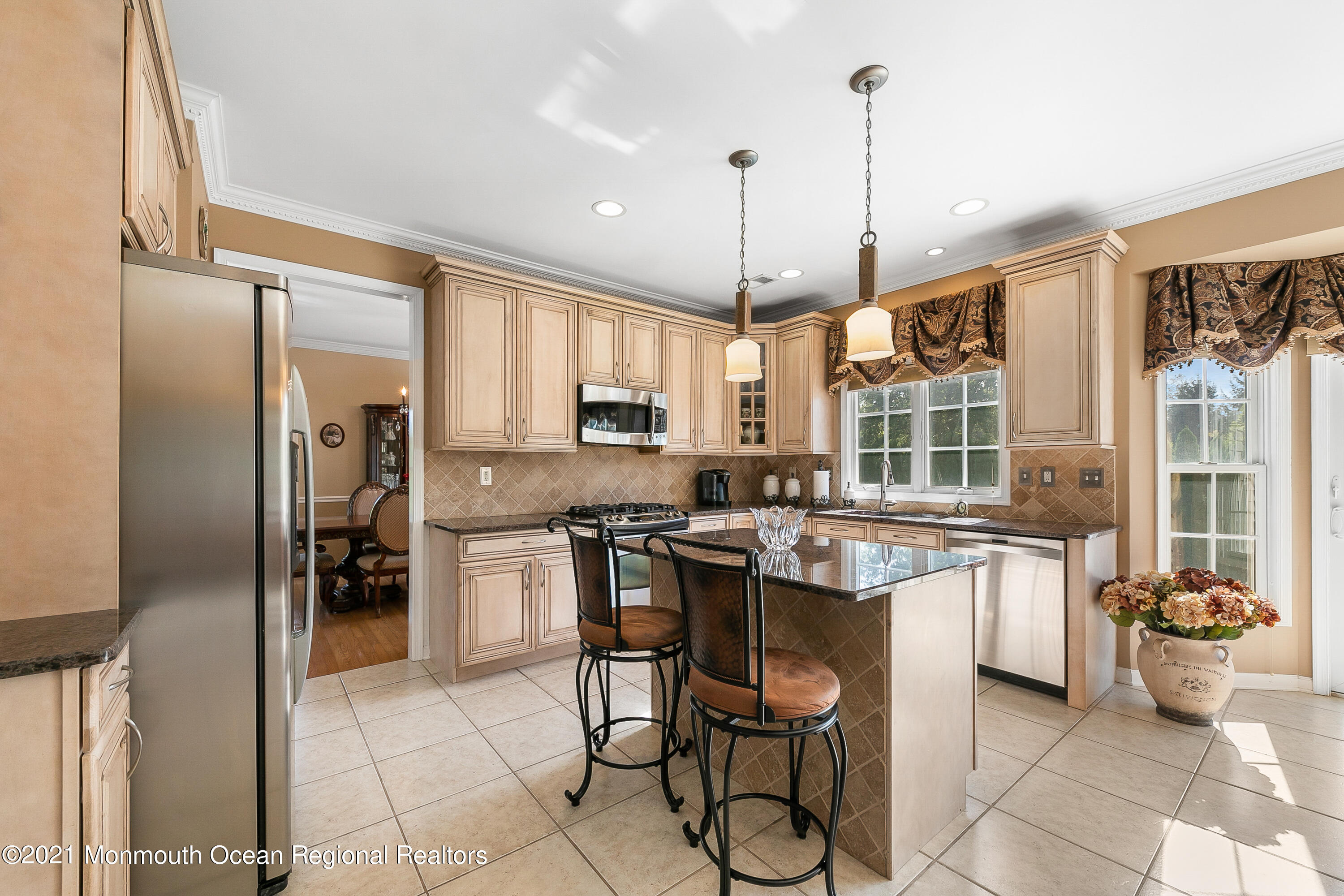 10 Lernard Road Manalapan, NJ 07726 - Photo 8 of 33 10LernardRd-kitchen3