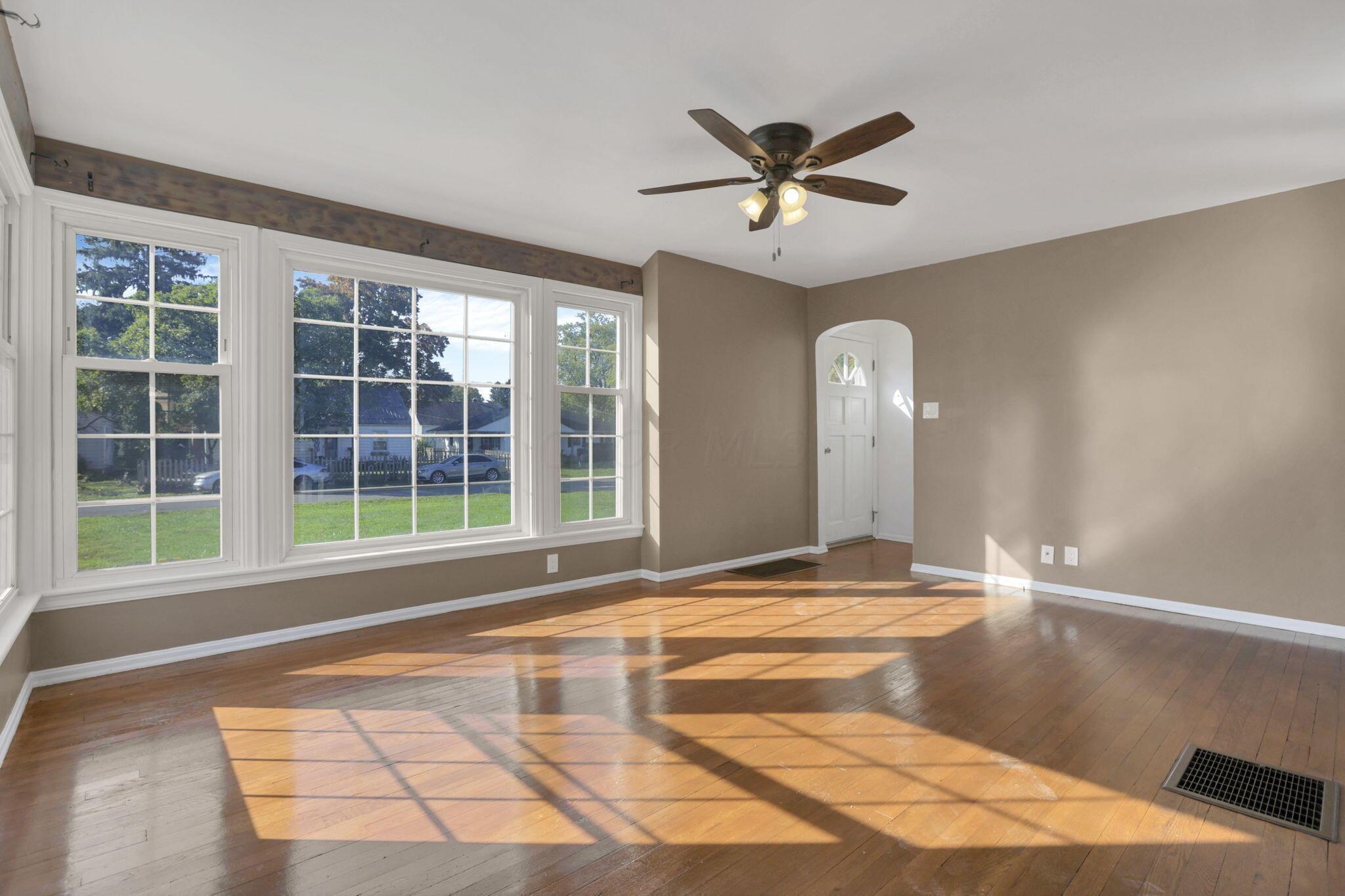 208 South Quentin Road Newark, OH 43055 - Photo 2 of 42 11-web-or-mls-939A5048