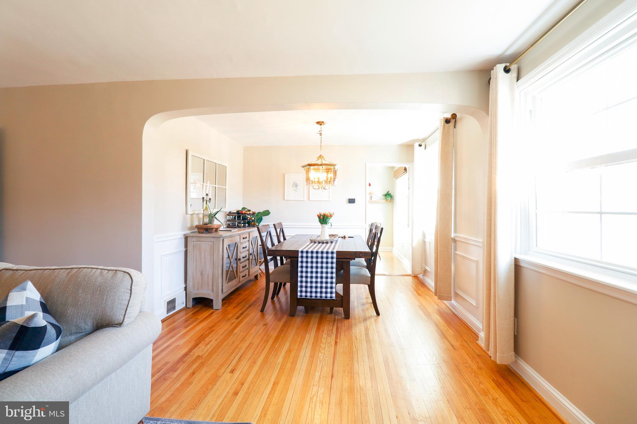 528 Maplewood Road Springfield, PA 19064 - Photo 14 of 42 Living Room to Dining Room
