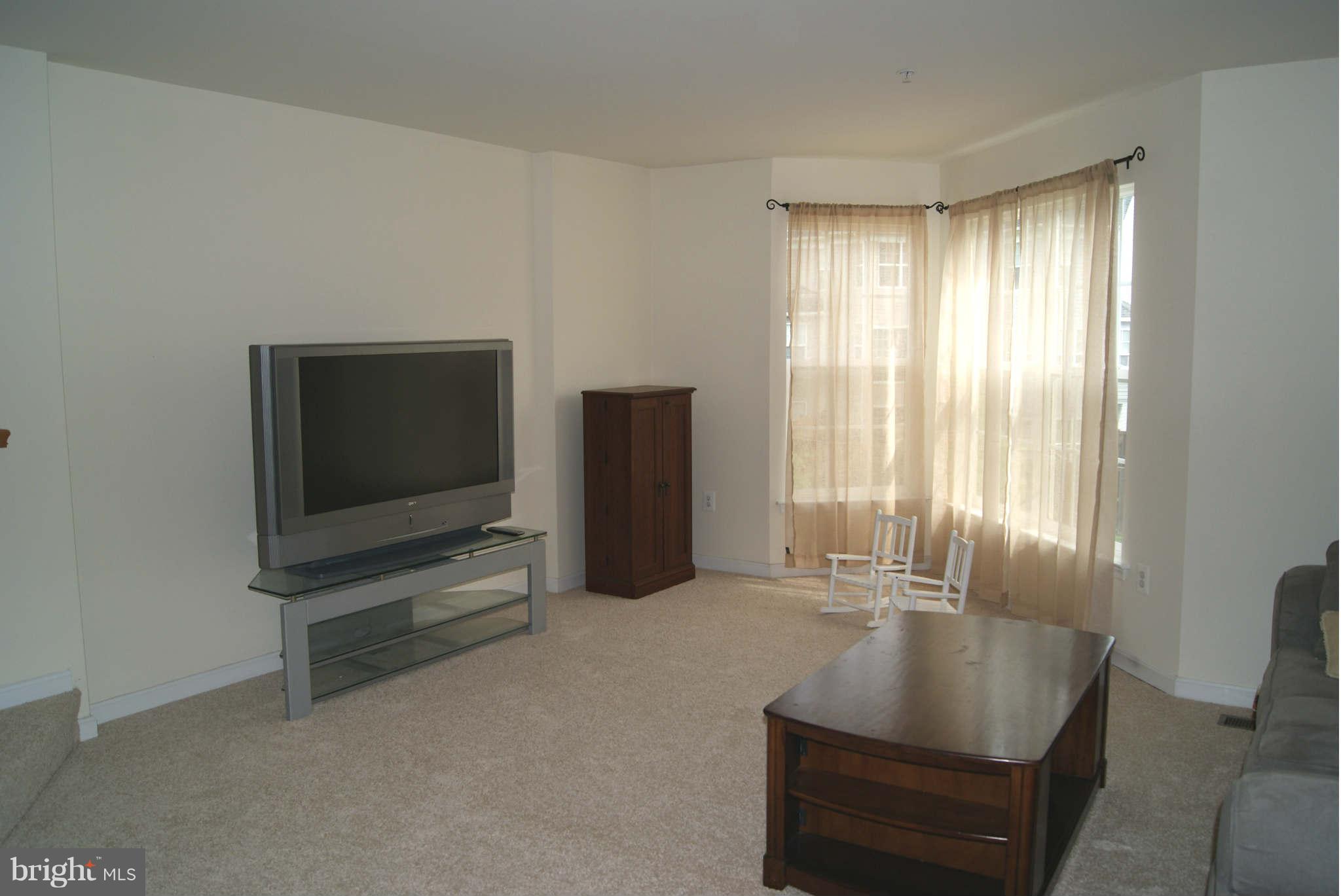 618 Tivoli Road Frederick, MD 21703 - Photo 8 of 22 Family Room