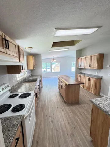 $255,000 | 106 B B S Avenue, Metaline Falls, WA 99153