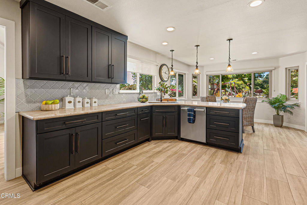 10539 Chippenham Road Camarillo, CA 93012 - Photo 15 of 74