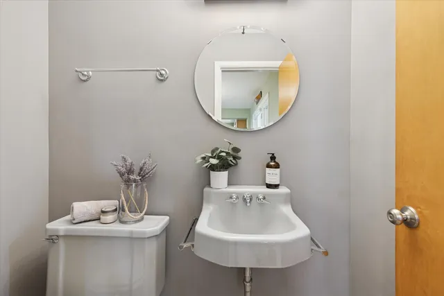 $479,000 | 31 East Washington Boulevard, Lombard, IL 60148