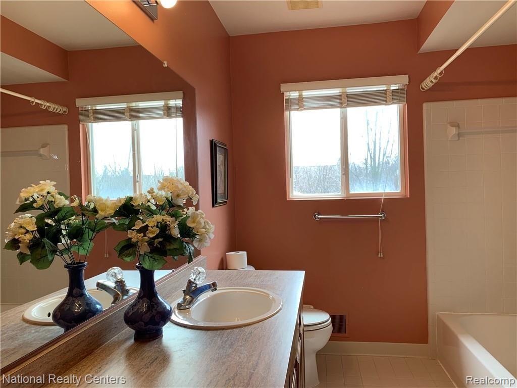 2856 Manorwood Road Troy, MI 48085 - Photo 18 of 22 IMG_1023.JPG