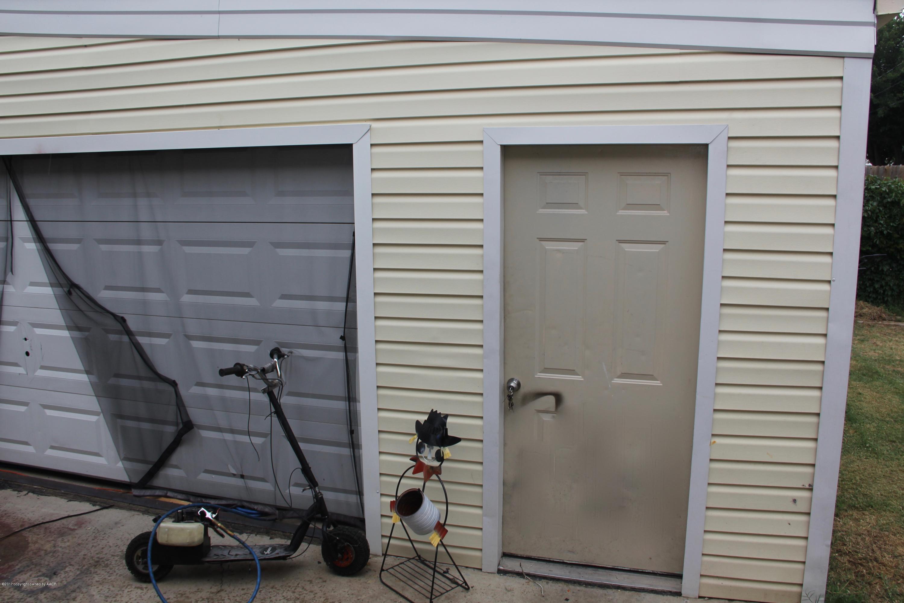 4207 South Monroe Street Amarillo, TX 79110 - Photo 12 of 12 Garage