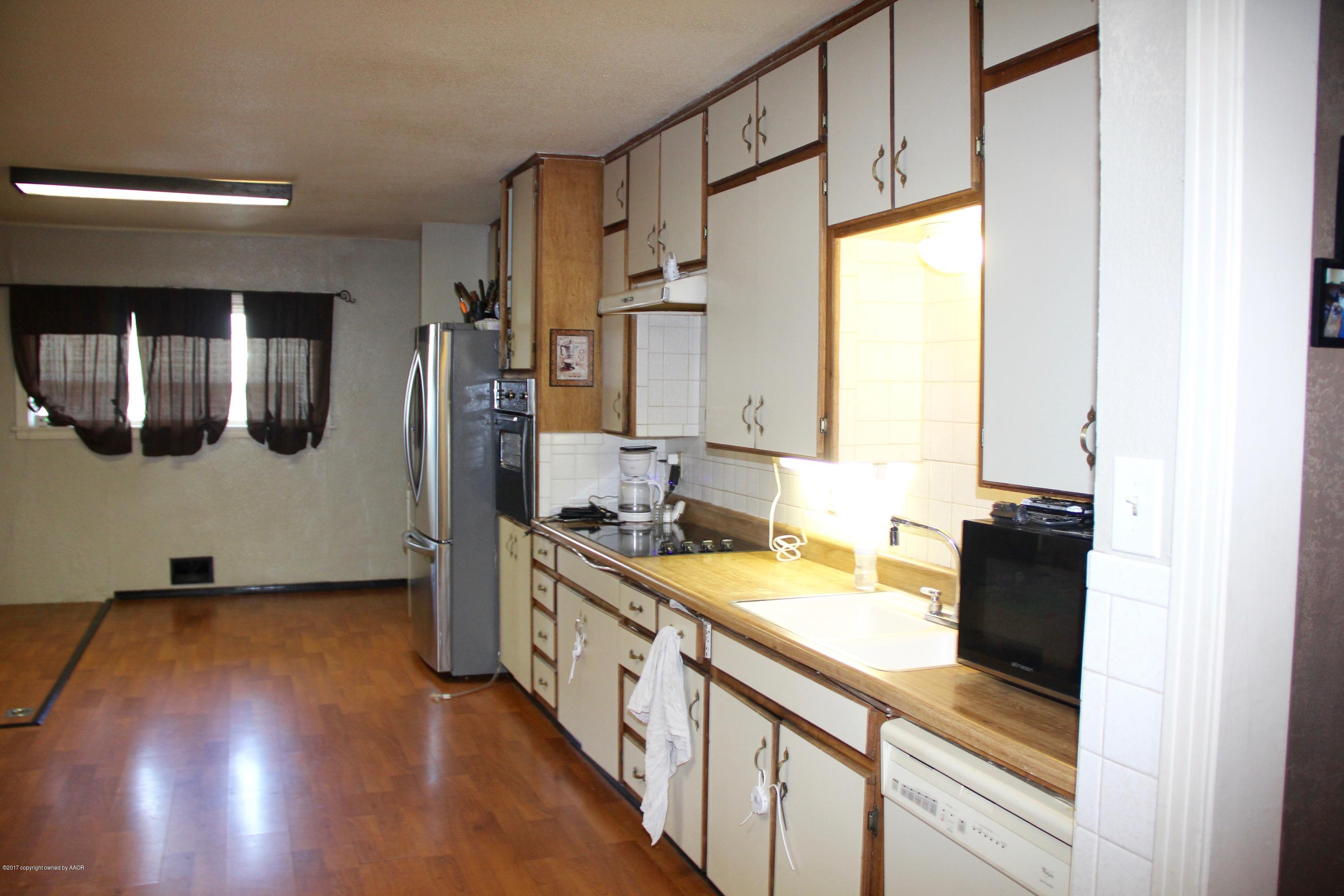 4207 South Monroe Street Amarillo, TX 79110 - Photo 3 of 12 Kitchen