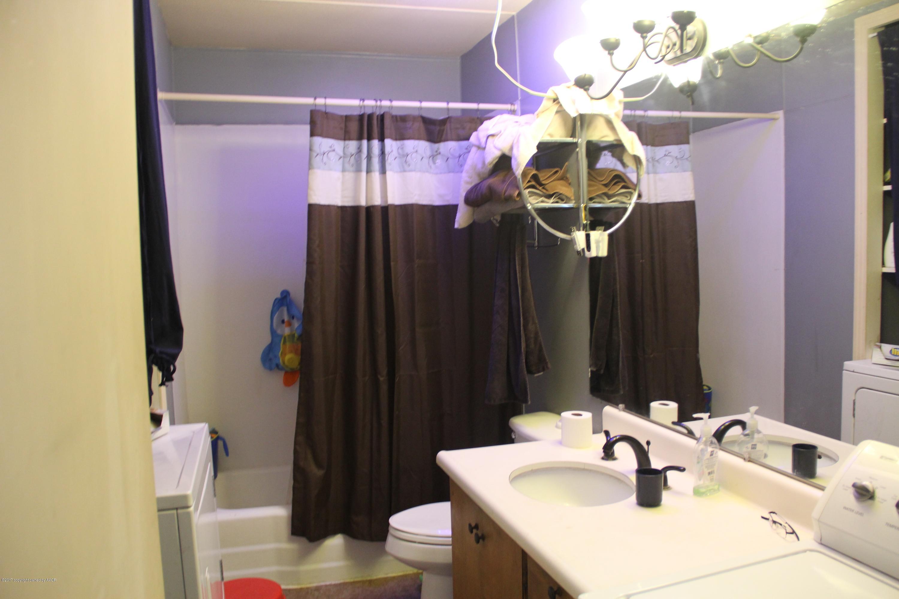 4207 South Monroe Street Amarillo, TX 79110 - Photo 6 of 12 Bathroom