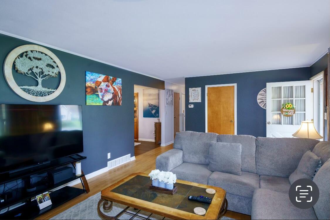 1381 Nelson Road St. Joseph, MI 49085 - Photo 3 of 26 IMG_7145
