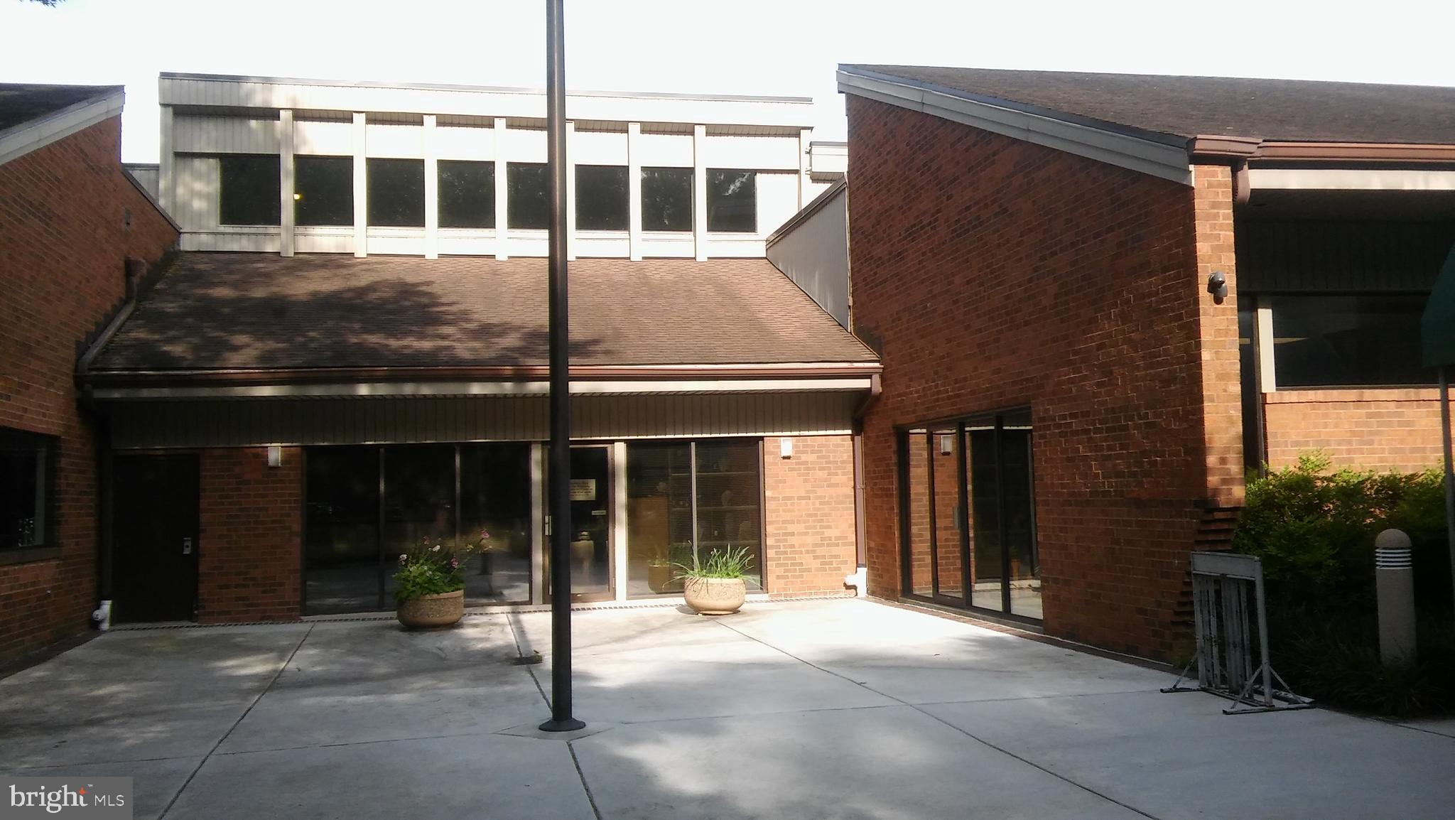 861 Rudder Way Annapolis, MD 21401 - Photo 28 of 37 Main entrance to Lodge