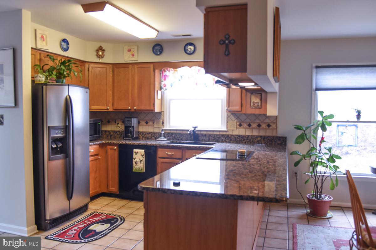 861 Rudder Way Annapolis, MD 21401 - Photo 10 of 37 fully equipped country kitchen