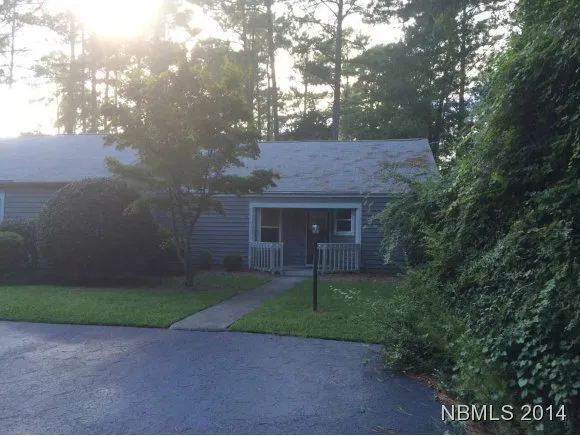 $1,250 | 3102 Country Club Road, Trent Woods, NC 28562