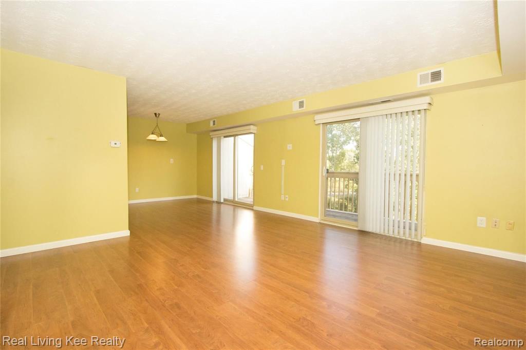 1673 Riverside Drive, Unit 6 Rochester Hills, MI 48309 - Photo 15 of 20
