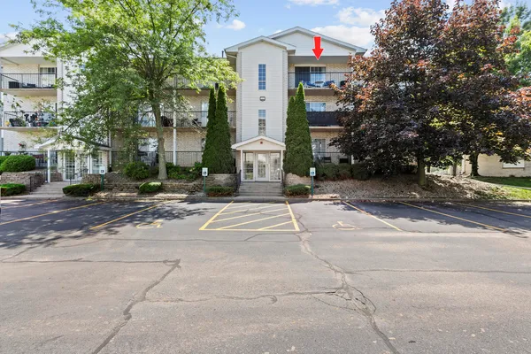 $199,900 | 400 Sturdy Road, Unit 5B, Valparaiso, IN 46383
