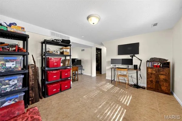 $265,000 | 8 Creekwood Drive, St. Peters, MO 63376